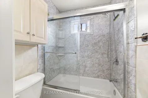 25 Valleyview Crescent Belleville ON K8P 3E9