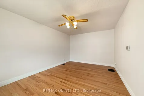 25 Valleyview Crescent Belleville ON K8P 3E9