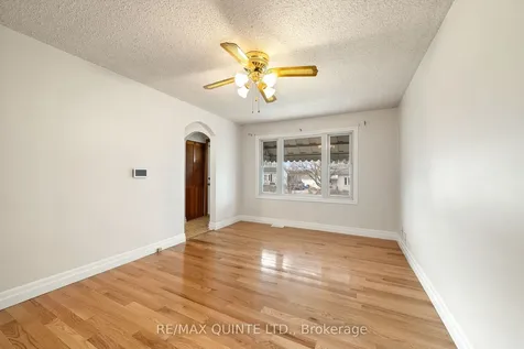 25 Valleyview Crescent Belleville ON K8P 3E9