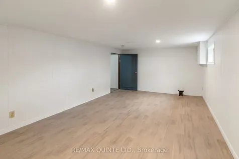 25 Valleyview Crescent Belleville ON K8P 3E9