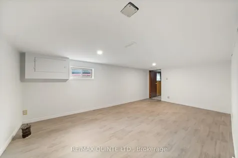 25 Valleyview Crescent Belleville ON K8P 3E9