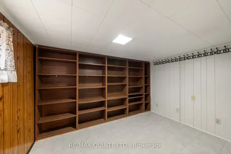 25 Valleyview Crescent Belleville ON K8P 3E9