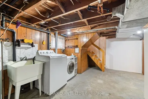 25 Valleyview Crescent Belleville ON K8P 3E9