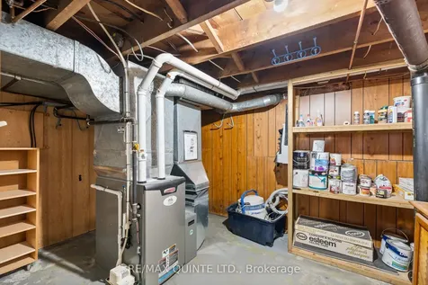 25 Valleyview Crescent Belleville ON K8P 3E9