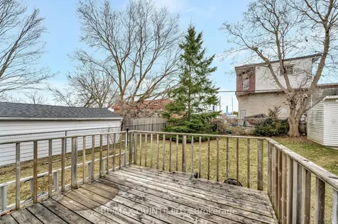 25 Valleyview Crescent Belleville ON K8P 3E9