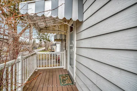 25 Valleyview Crescent Belleville ON K8P 3E9