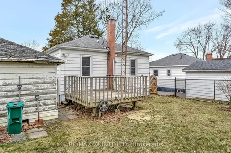 25 Valleyview Crescent Belleville ON K8P 3E9