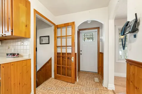 25 Valleyview Crescent Belleville ON K8P 3E9