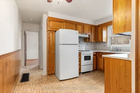 25 Valleyview Crescent Belleville ON K8P 3E9