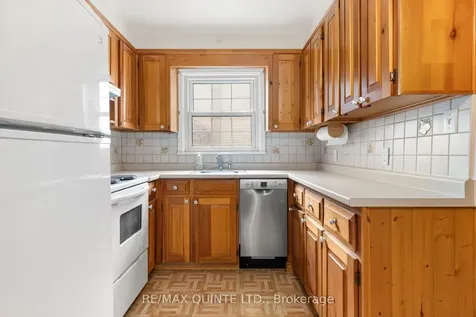 25 Valleyview Crescent Belleville ON K8P 3E9