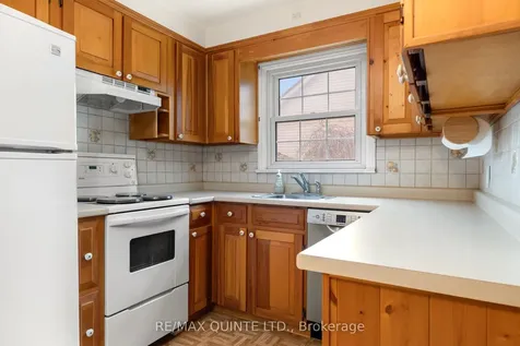 25 Valleyview Crescent Belleville ON K8P 3E9