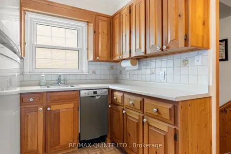 25 Valleyview Crescent Belleville ON K8P 3E9