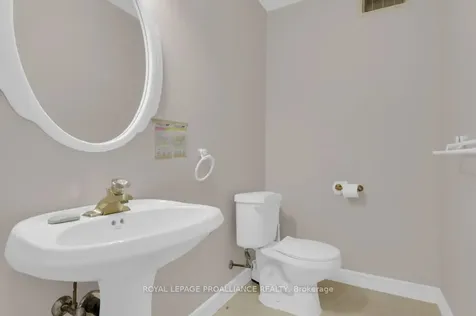 39 Grosvenor Drive Belleville ON K8P 5K3