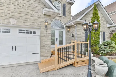 39 Grosvenor Drive Belleville ON K8P 5K3