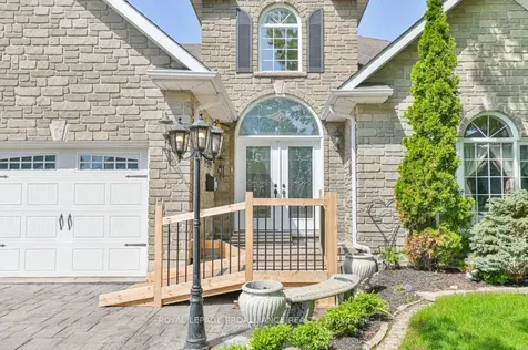 39 Grosvenor Drive Belleville ON K8P 5K3