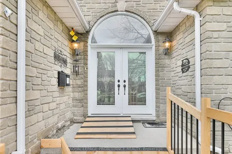 39 Grosvenor Drive Belleville ON K8P 5K3