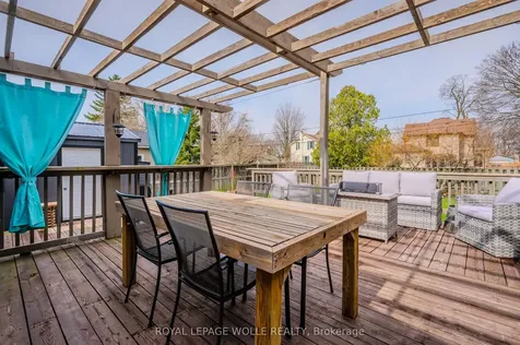 249 Maple Street Cambridge ON N3C 1T1