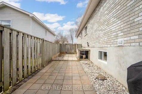 122 Glen Oaks Court Cornwall ON K6H 7E6