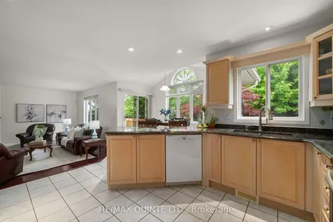 14 Hilton Place Belleville ON K8P 5N2