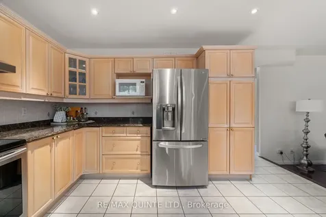 14 Hilton Place Belleville ON K8P 5N2