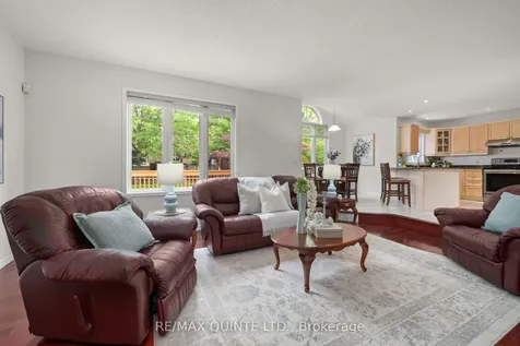 14 Hilton Place Belleville ON K8P 5N2