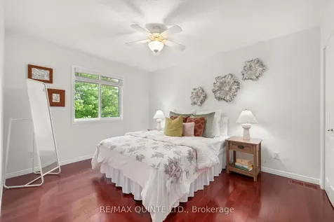 14 Hilton Place Belleville ON K8P 5N2