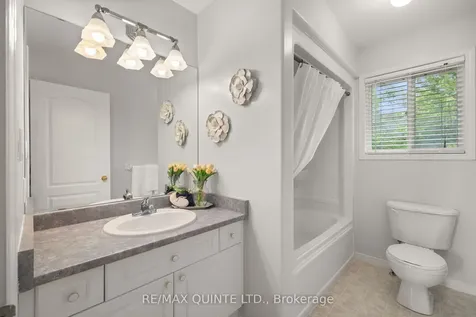 14 Hilton Place Belleville ON K8P 5N2