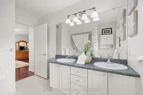 14 Hilton Place Belleville ON K8P 5N2