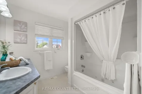 14 Hilton Place Belleville ON K8P 5N2