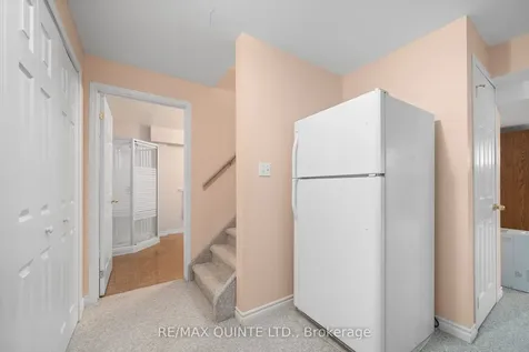 14 Hilton Place Belleville ON K8P 5N2