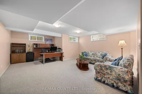 14 Hilton Place Belleville ON K8P 5N2