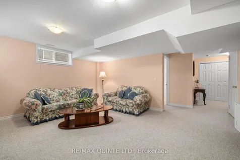 14 Hilton Place Belleville ON K8P 5N2