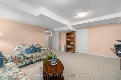 14 Hilton Place Belleville ON K8P 5N2