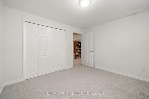 14 Hilton Place Belleville ON K8P 5N2