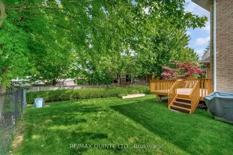 14 Hilton Place Belleville ON K8P 5N2