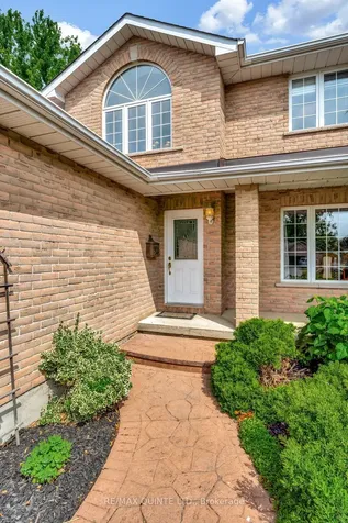 14 Hilton Place Belleville ON K8P 5N2