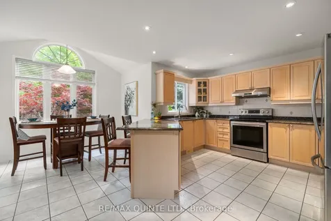 14 Hilton Place Belleville ON K8P 5N2