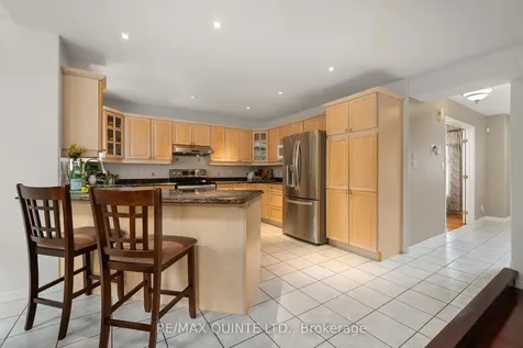 14 Hilton Place Belleville ON K8P 5N2