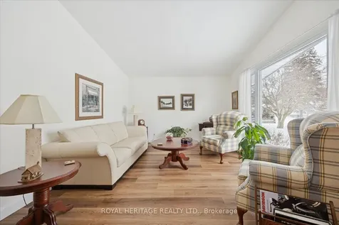 11 Willow Drive Belleville ON K8N 1X1