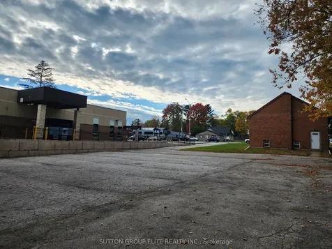 312 Erie Street S Leamington ON N8H 3C5