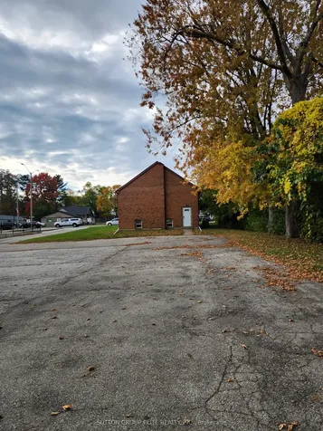 312 Erie Street S Leamington ON N8H 3C5