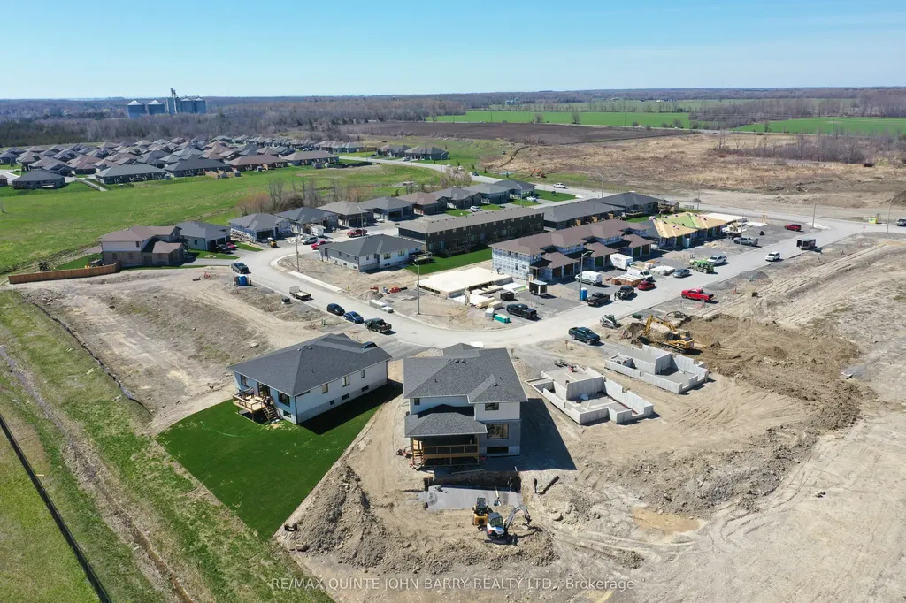 43 Parkland Circle N/a Quinte West ON K8V 0R3
