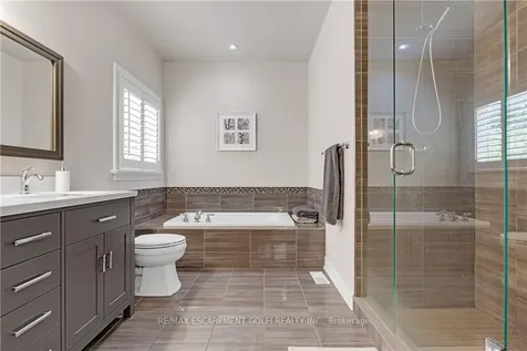 22 Creekside Drive Niagara-on-the-lake ON L0S 1J0