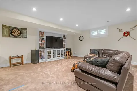 22 Creekside Drive Niagara-on-the-lake ON L0S 1J0