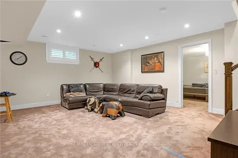 22 Creekside Drive Niagara-on-the-lake ON L0S 1J0