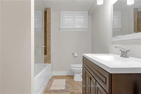 22 Creekside Drive Niagara-on-the-lake ON L0S 1J0