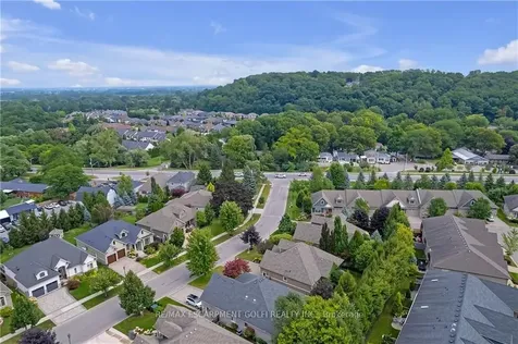 22 Creekside Drive Niagara-on-the-lake ON L0S 1J0