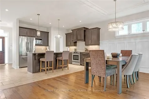 22 Creekside Drive Niagara-on-the-lake ON L0S 1J0