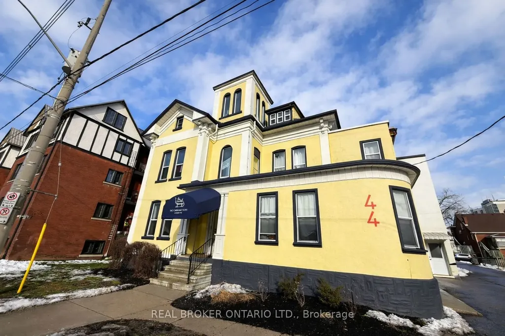 44 Weber Street W Kitchener ON N2H 3Z2