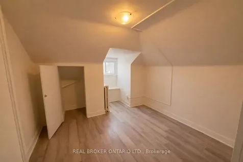 44 Weber Street W Kitchener ON N2H 3Z2